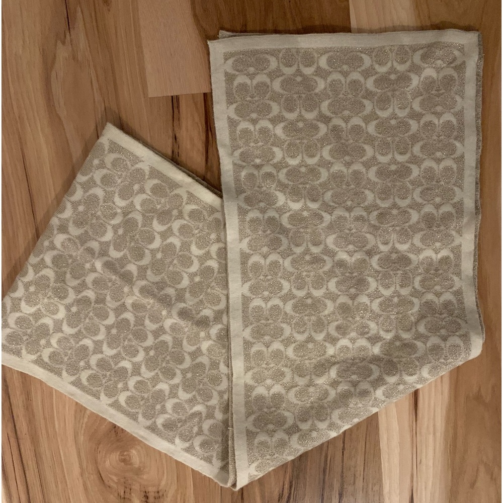 COACH Signature Logo C Knit Scarf Sparkly Vanilla/Tan